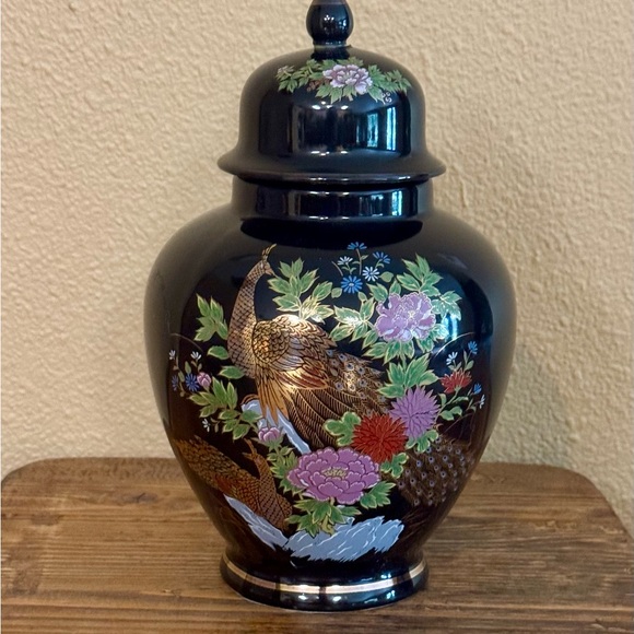 Vintage Japanese Black Peacock Floral Ginger Jar Urn Lidded Vase
Gold Trim - Picture 2 of 7